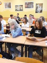 Studenci siedzą w sali 241338870 225138849576325 7326622996461407039 n