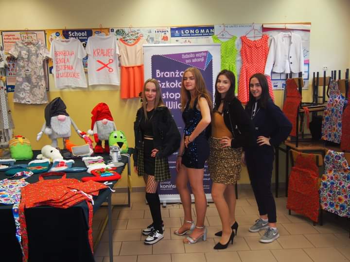 Dziewczyny w sali FB IMG 1633581303796