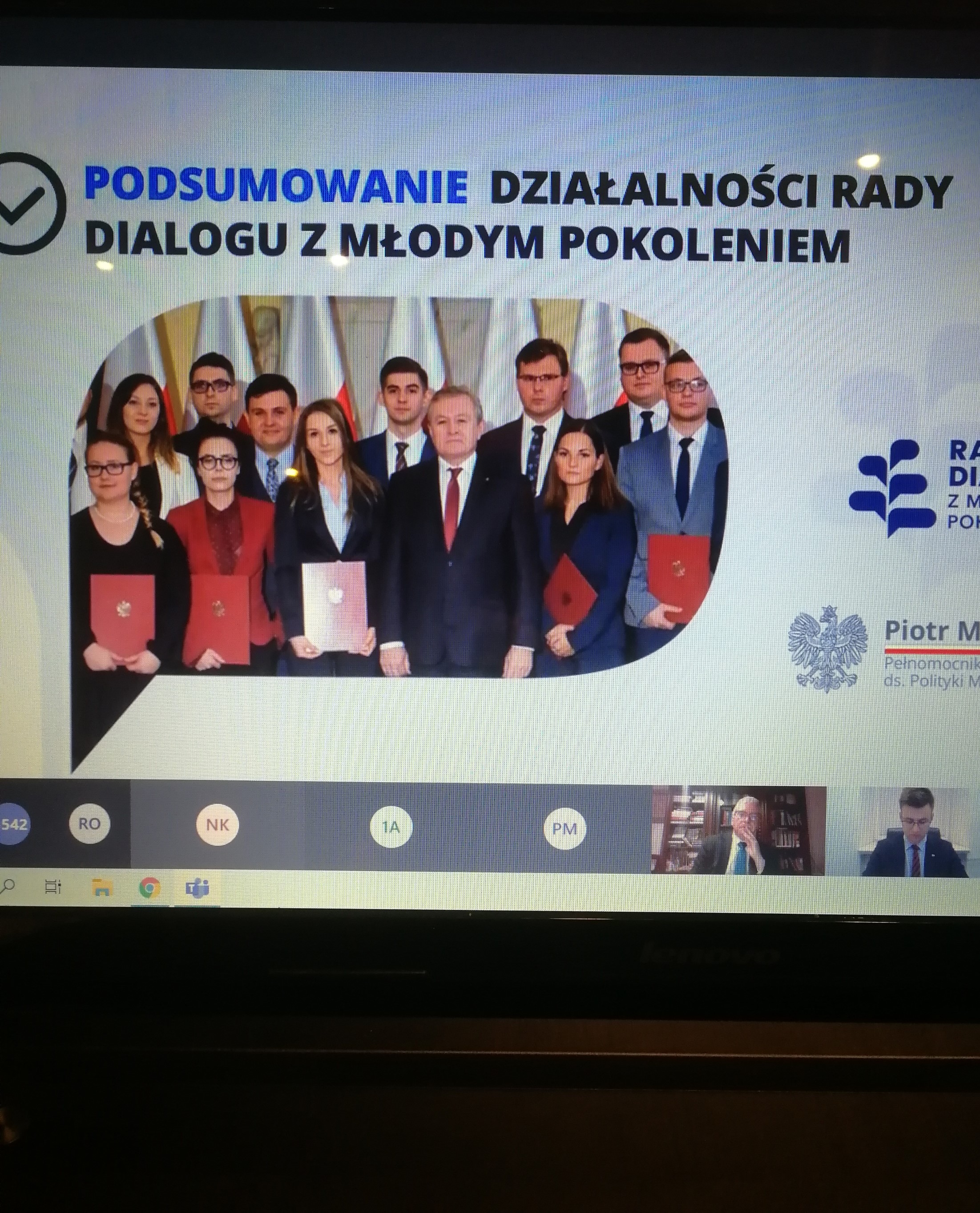 Zdjęcie ekranu monitora konsultacje